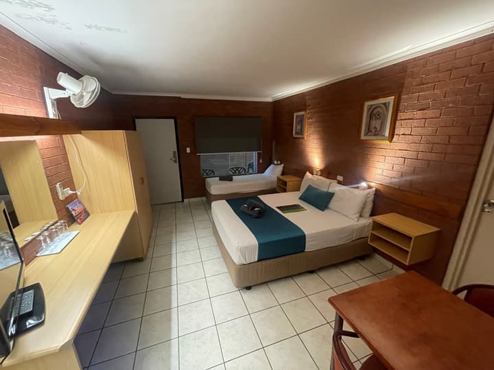 Pine Tree Motel