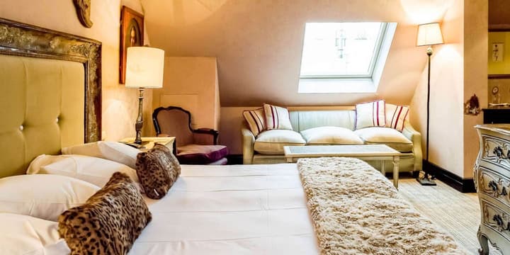 Hôtel Chateaubriand Champs Elysées