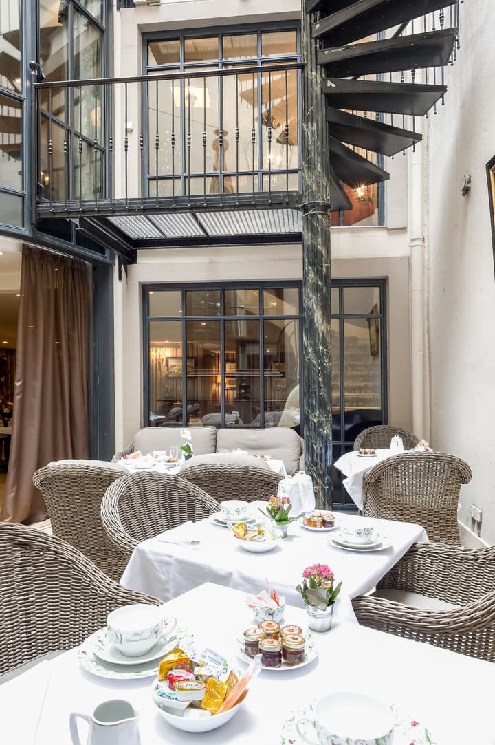 Hôtel Chateaubriand Champs Elysées