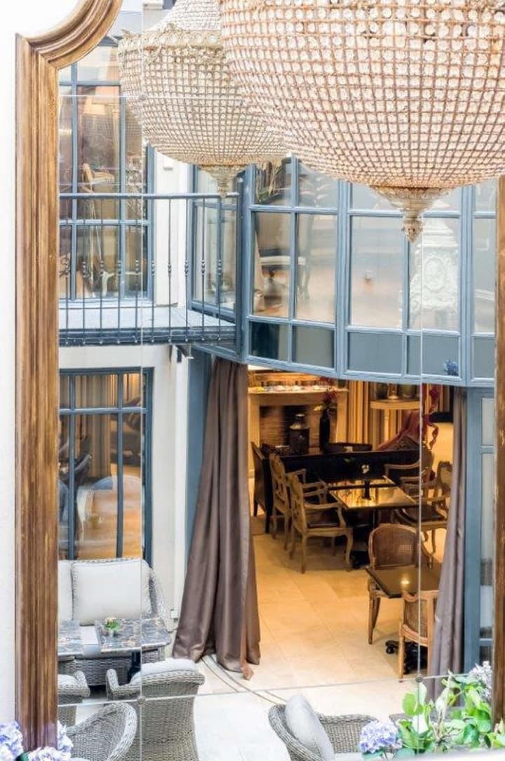 Hôtel Chateaubriand Champs Elysées