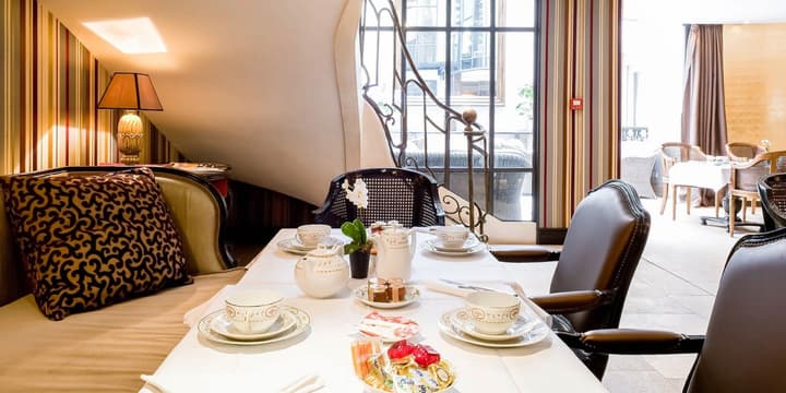 Hôtel Chateaubriand Champs Elysées