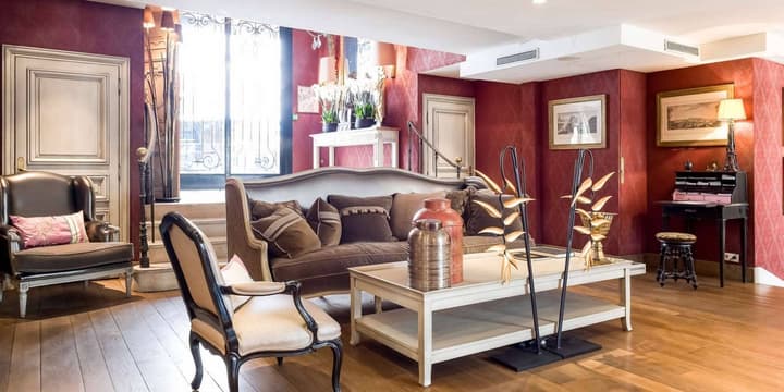 Hôtel Chateaubriand Champs Elysées