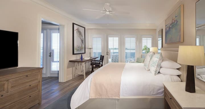 Pier House Resort & Spa