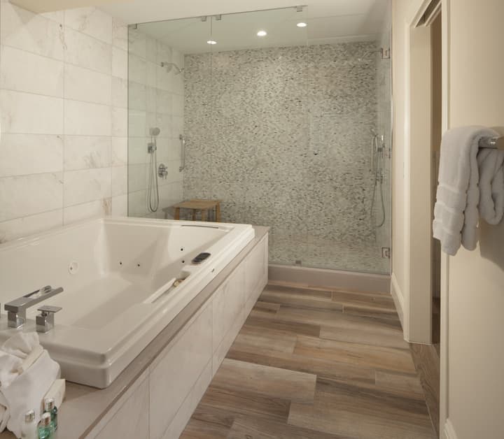 Pier House Resort & Spa