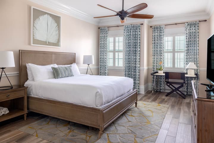 Pier House Resort & Spa
