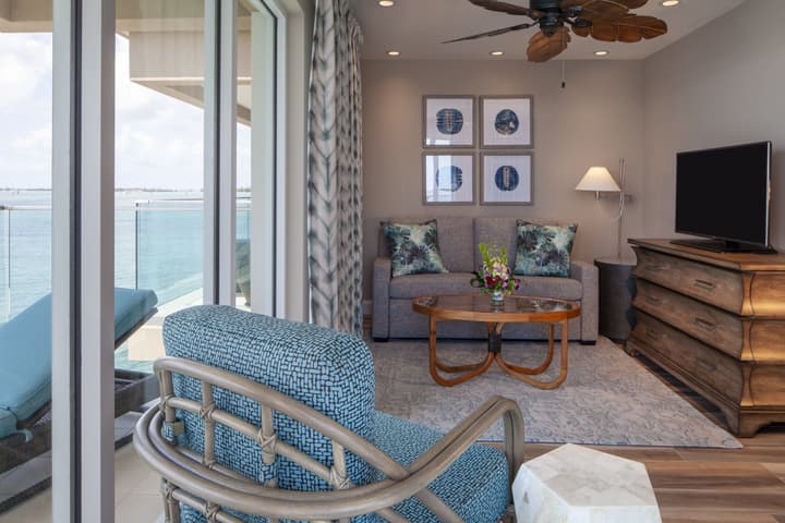 Pier House Resort & Spa