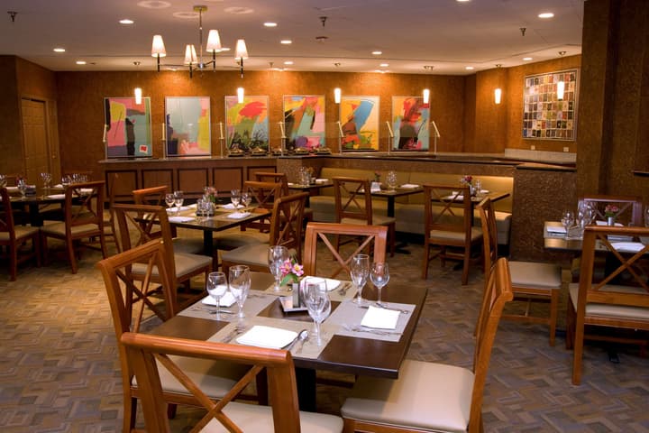 DoubleTree by Hilton St. Louis - Westport