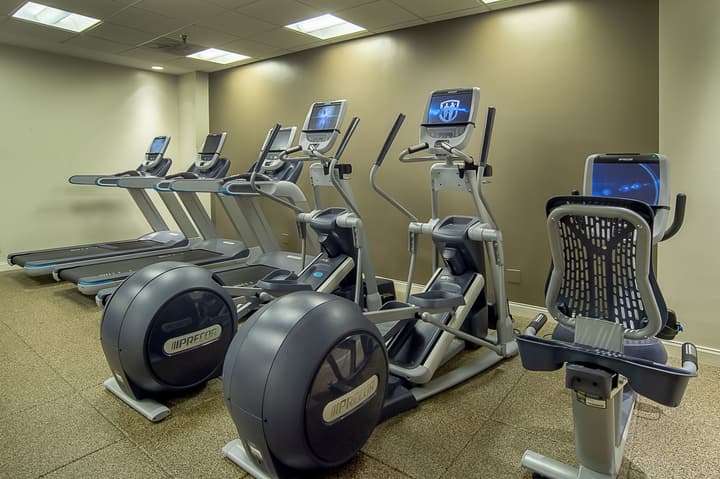 DoubleTree by Hilton St. Louis - Westport