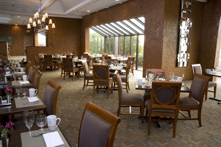 DoubleTree by Hilton St. Louis - Westport