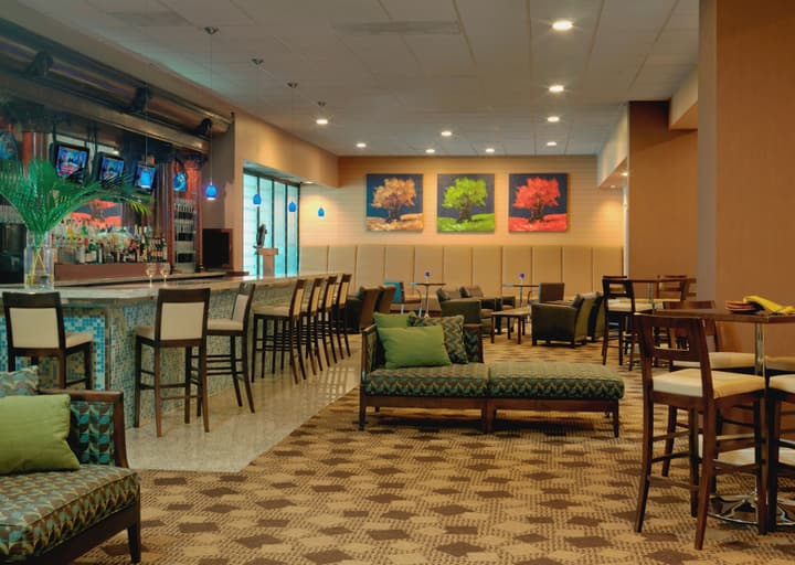 DoubleTree by Hilton St. Louis - Westport