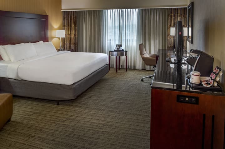 DoubleTree by Hilton St. Louis - Westport