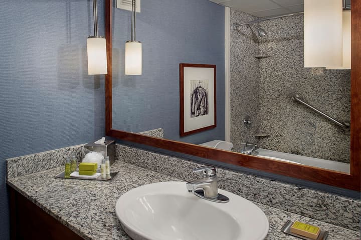 DoubleTree by Hilton St. Louis - Westport