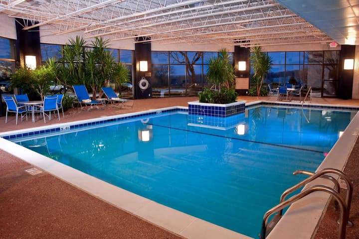DoubleTree by Hilton St. Louis - Westport