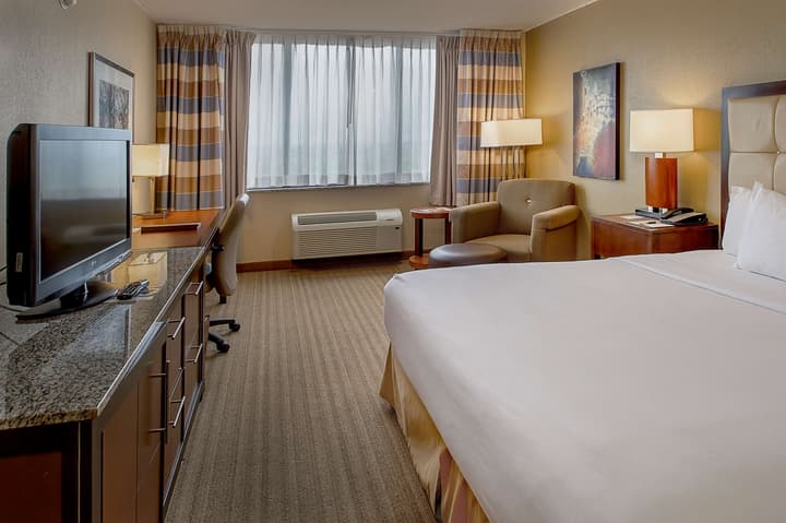 DoubleTree by Hilton St. Louis - Westport