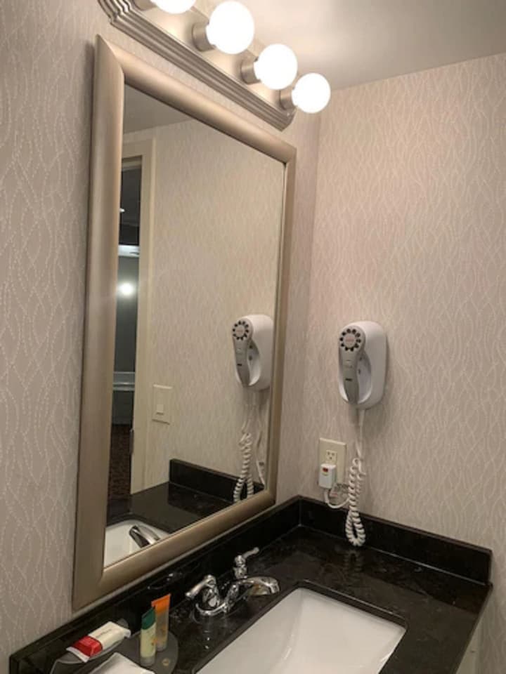 Ramada by Wyndham Niagara Falls/Fallsview