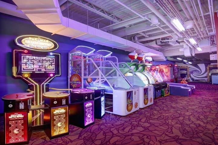 Ramada by Wyndham Niagara Falls/Fallsview