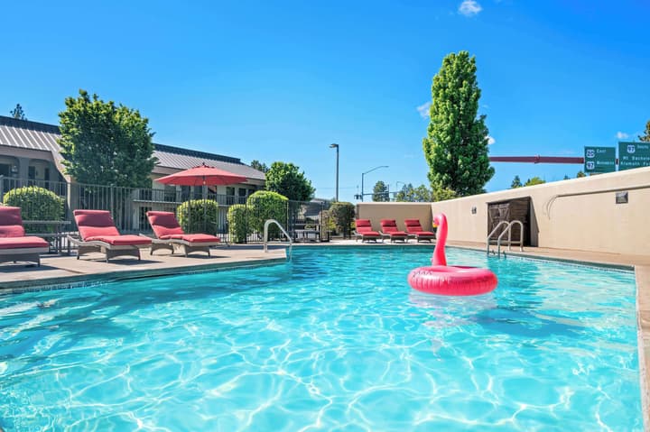 Red Lion Inn & Suites Deschutes River Bend