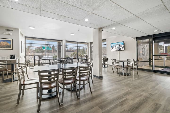 Red Lion Inn & Suites Deschutes River Bend