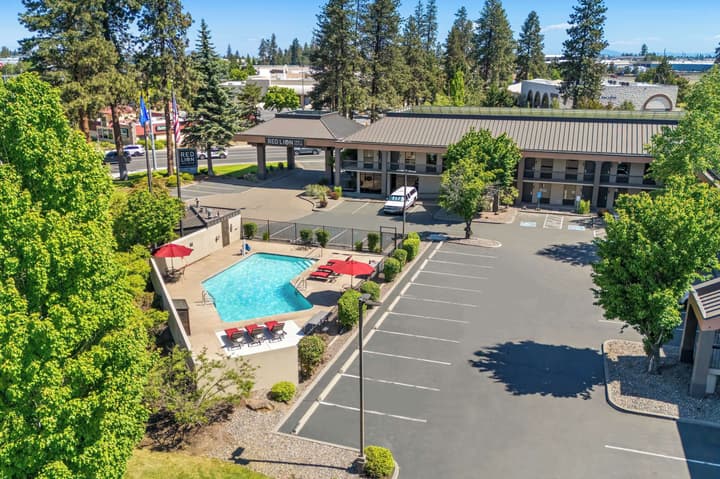 Red Lion Inn & Suites Deschutes River Bend