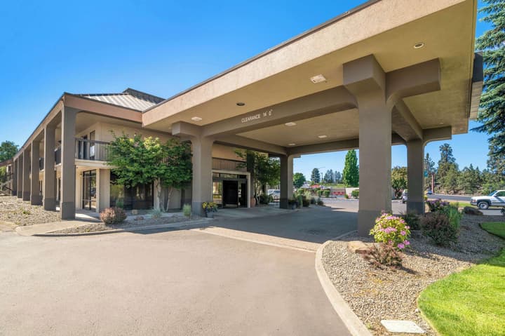 Red Lion Inn & Suites Deschutes River Bend