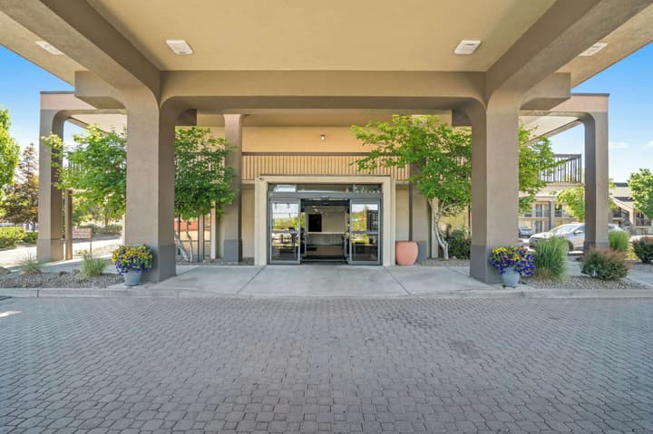 Red Lion Inn & Suites Deschutes River Bend
