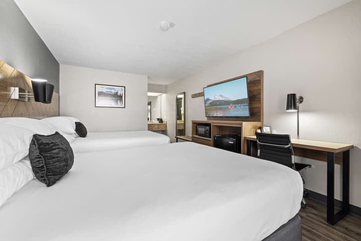 Red Lion Inn & Suites Deschutes River Bend