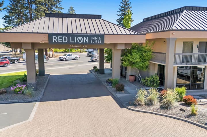 Red Lion Inn & Suites Deschutes River Bend