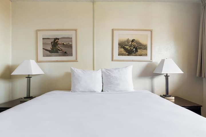 Maui Seaside Hotel
