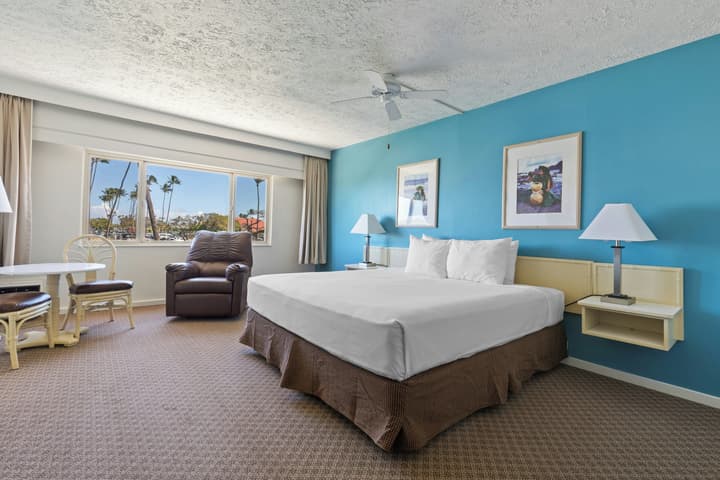 Maui Seaside Hotel