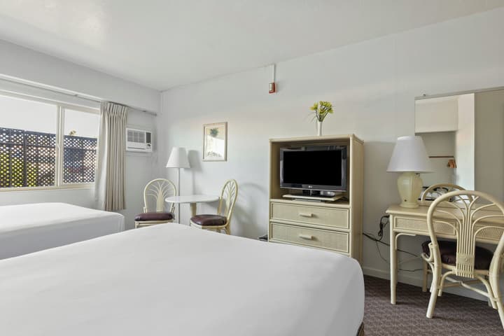Maui Seaside Hotel