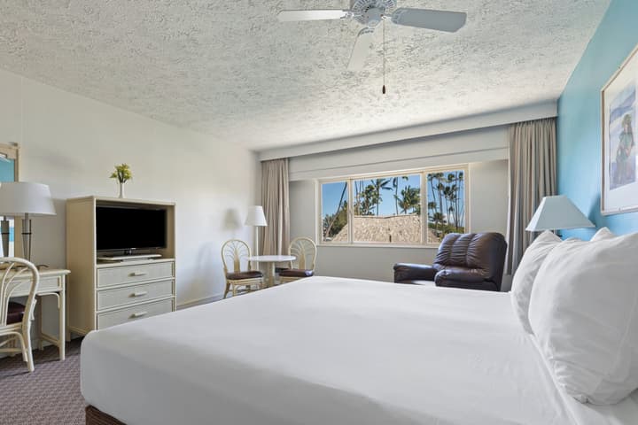 Maui Seaside Hotel