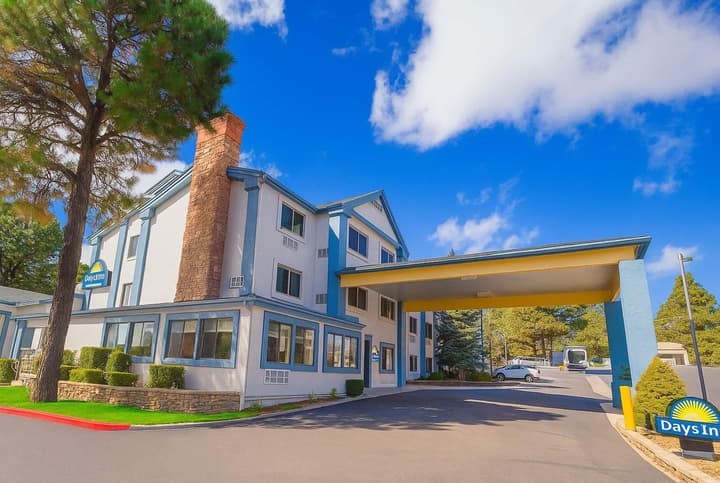 Days Inn & Suites by Wyndham East Flagstaff