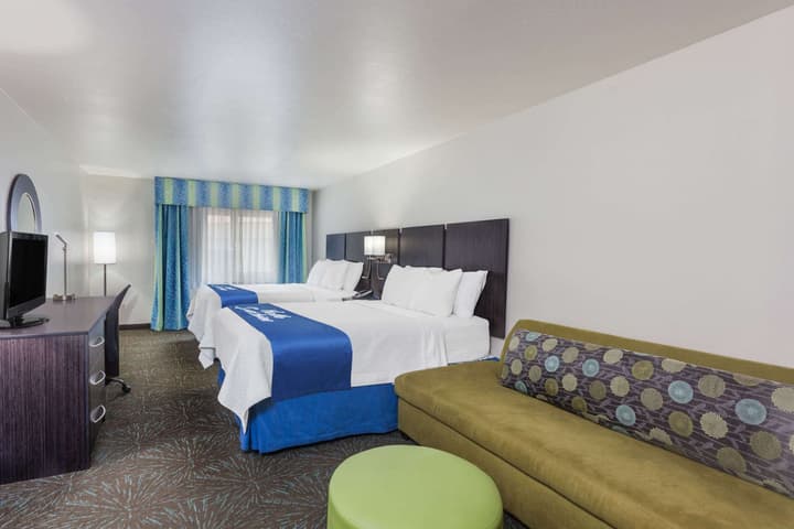 Days Inn & Suites by Wyndham East Flagstaff