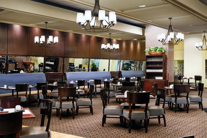 Hilton New Orleans Riverside