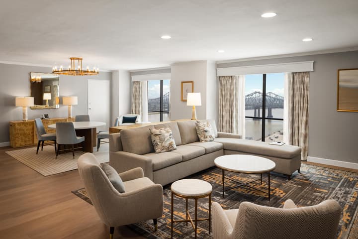 Hilton New Orleans Riverside