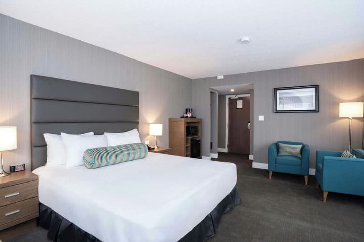 Sandman Signature Calgary Downtown Hotel