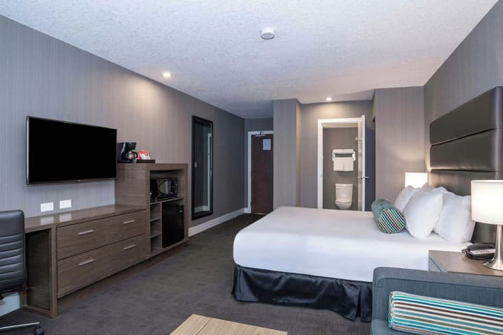 Sandman Signature Calgary Downtown Hotel