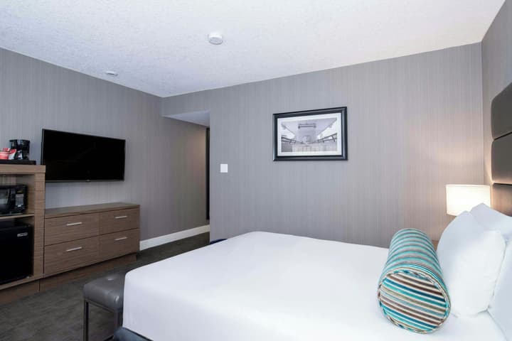 Sandman Signature Calgary Downtown Hotel