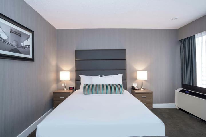 Sandman Signature Calgary Downtown Hotel