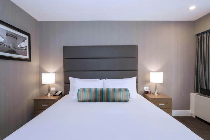 Sandman Signature Calgary Downtown Hotel