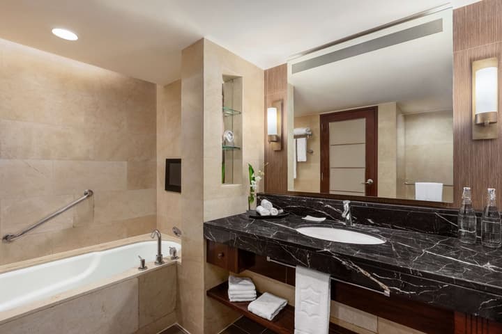 Shangri-La Mactan, Cebu