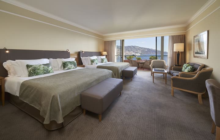 The Cliff Bay, by PortoBay