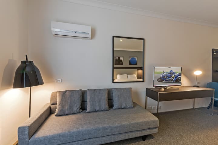 Silkari Urban CKS Sydney Airport Hotel