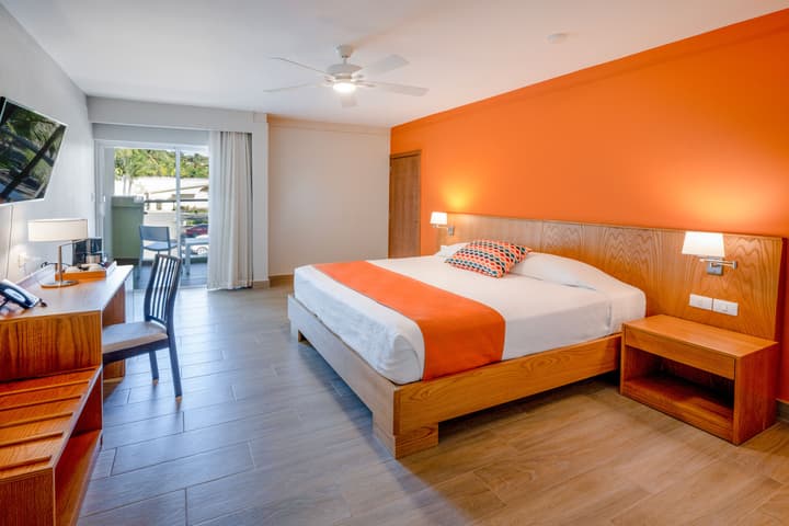 Coral Costa Caribe Beach Resort - All Inclusive