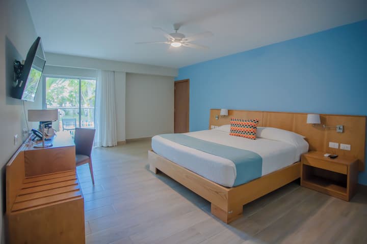 Coral Costa Caribe Beach Resort - All Inclusive