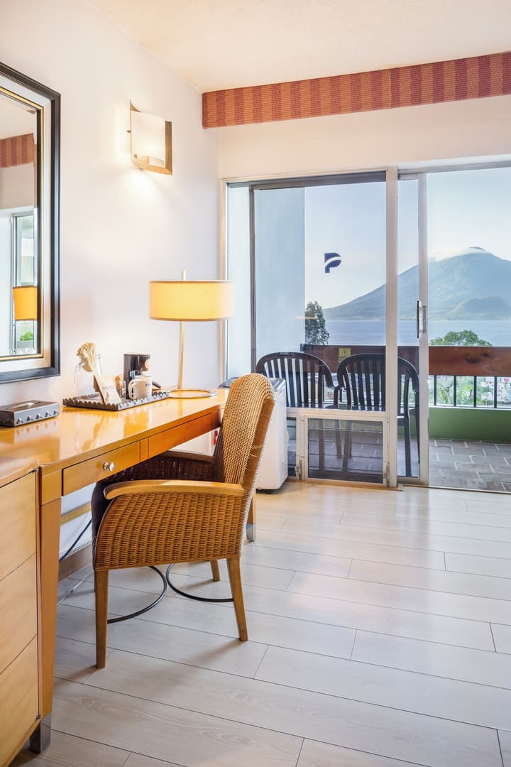 Porta Hotel del Lago