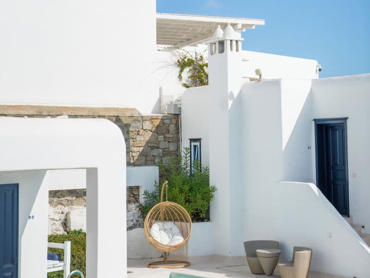 Mykonos Blu, A Resort to Live