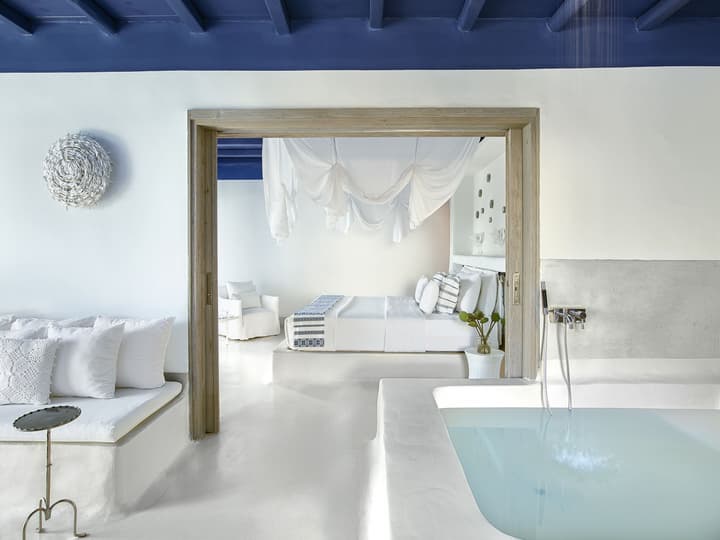 Mykonos Blu, A Resort to Live