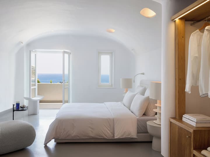 Mykonos Blu, A Resort to Live