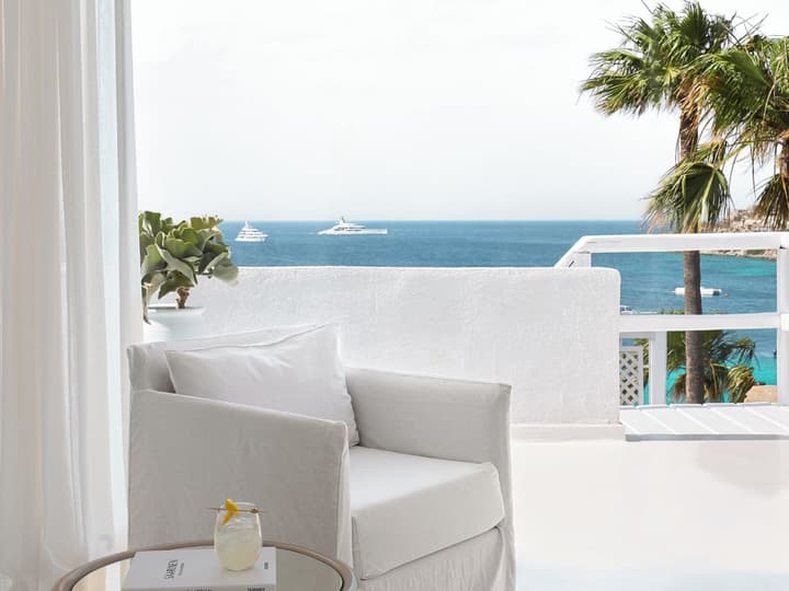 Mykonos Blu, A Resort to Live